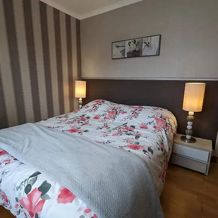 Semesterbostad Chaleureux En Pleine Campagne Avec Cour Privee, Velos, Ping-pong Et A 1h De Paris - Fr-1-590-22